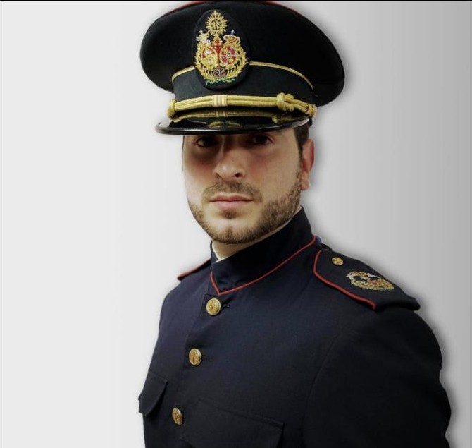 Retrato con la gorra de plato